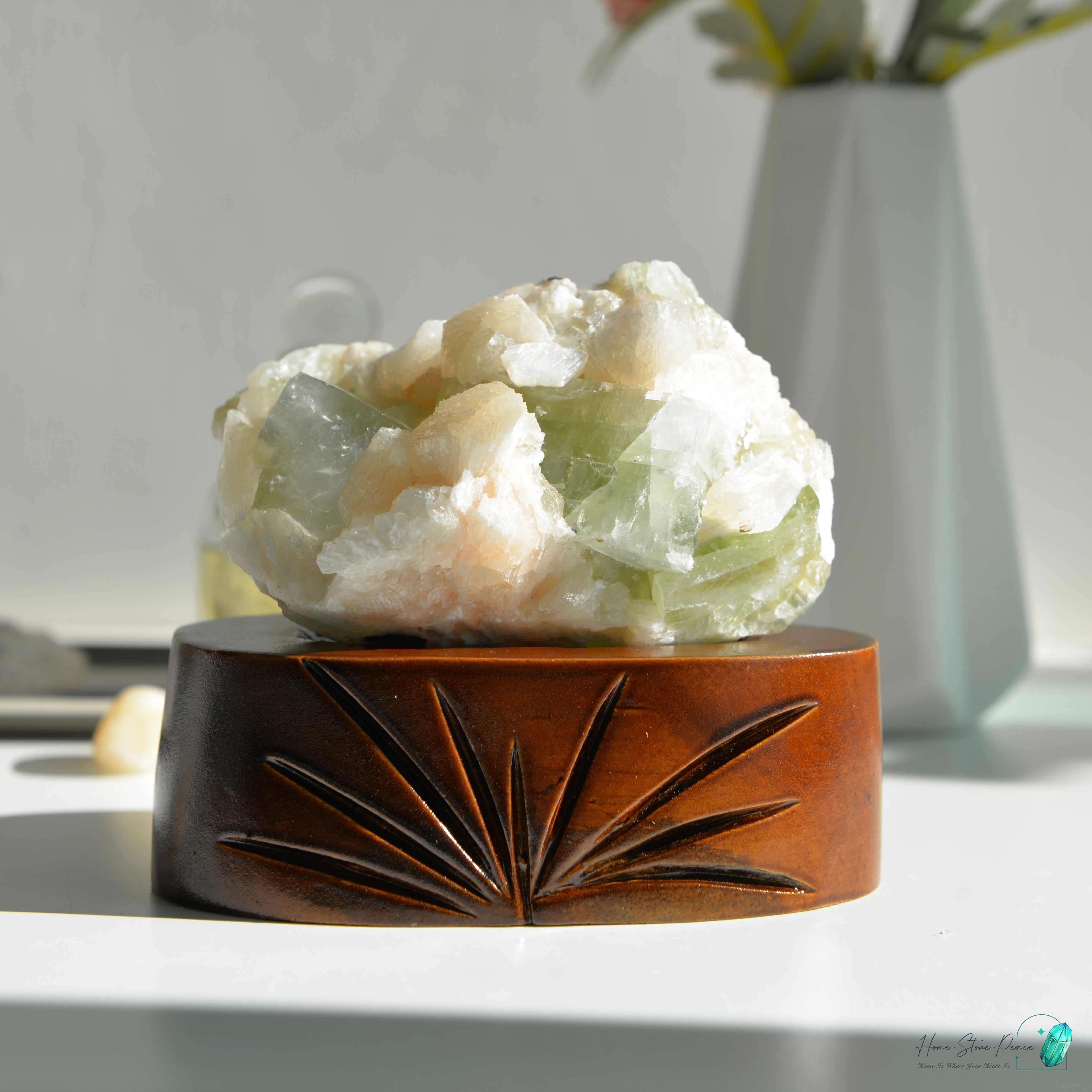 精品印度大顆綠魚眼石橙輝沸石共生原石 Green Apophyllite with Peach Stilbite Cluster