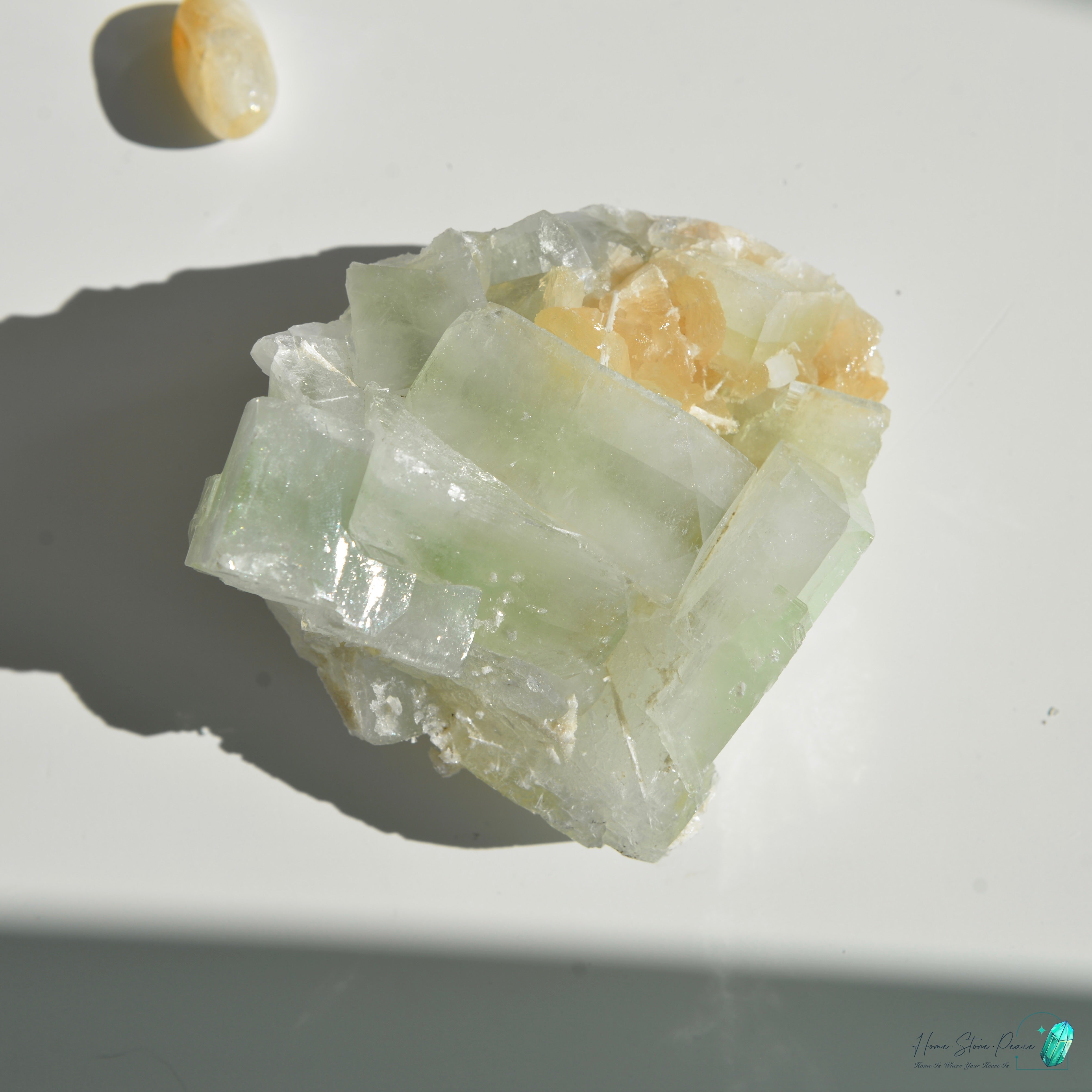 精品印度大顆綠魚眼石橙輝沸石共生原石 Green Apophyllite with Peach Stilbite Cluster