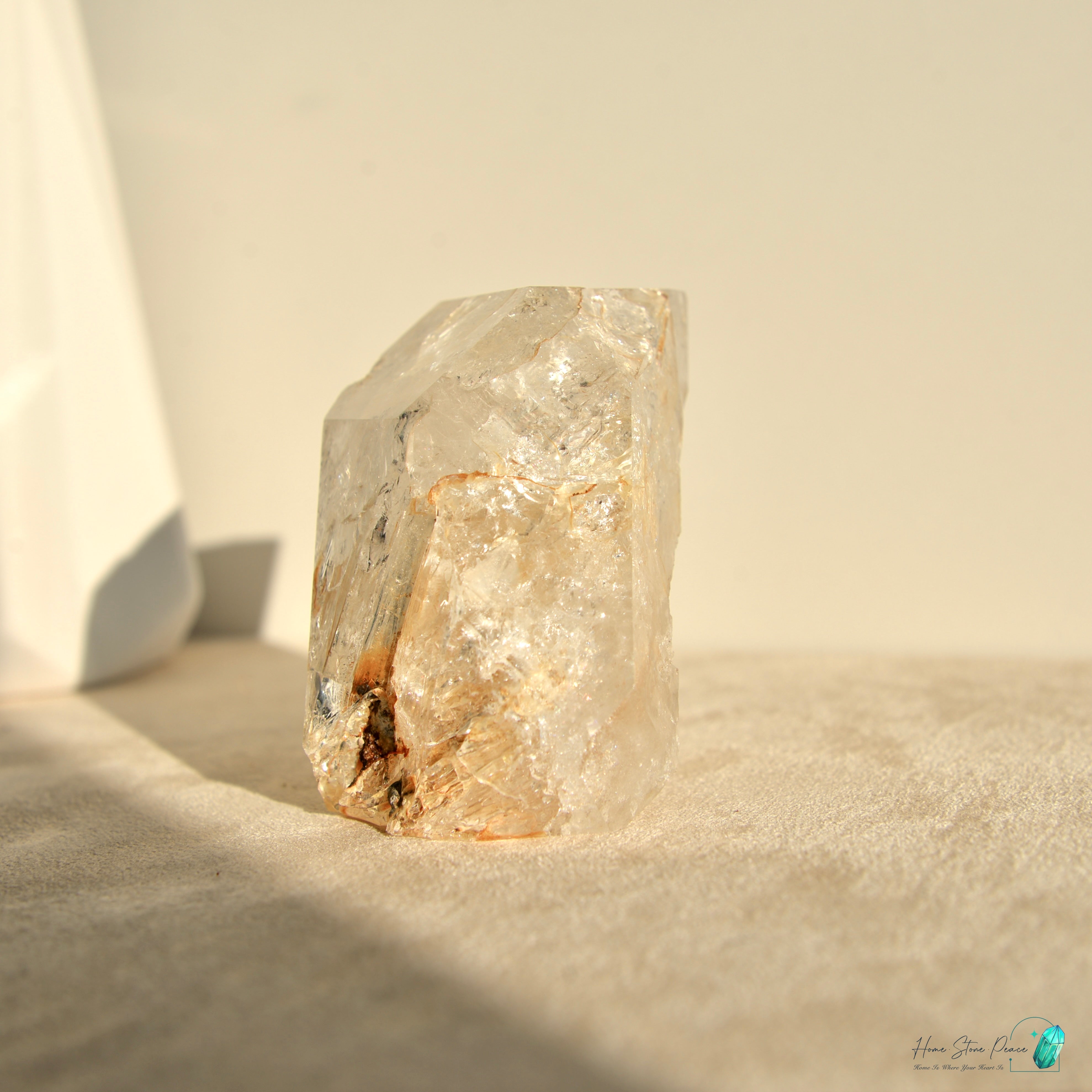 美國紐約黄金療癒者骸骨赫基蒙鑽石(較大) New York Skeletal Herkimer Diamond with Golden Healer (Palm-Sized)