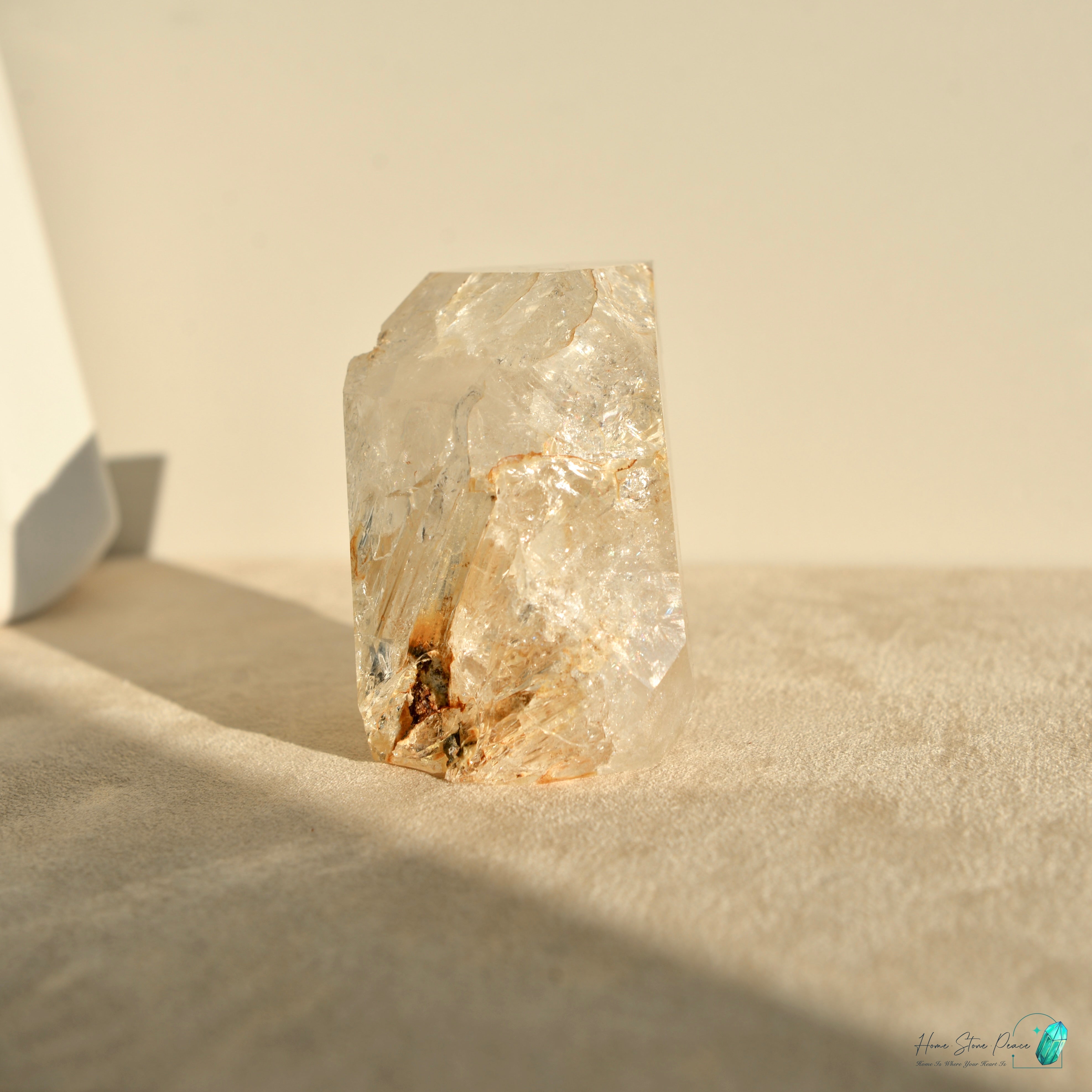 美國紐約黄金療癒者骸骨赫基蒙鑽石(較大) New York Skeletal Herkimer Diamond with Golden Healer (Palm-Sized)