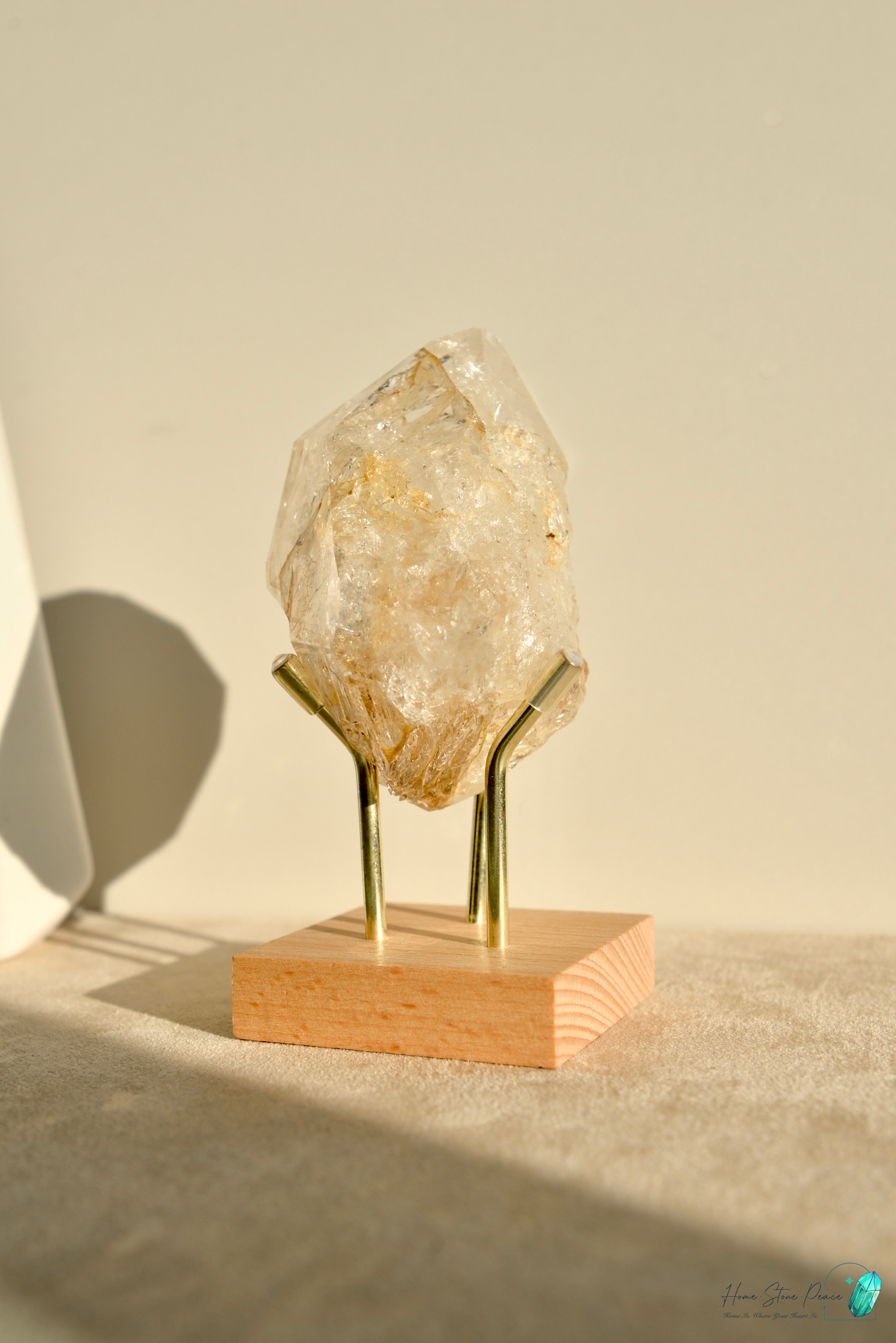 美國紐約黄金療癒者骸骨赫基蒙鑽石(較大) New York Skeletal Herkimer Diamond with Golden Healer (Palm-Sized)