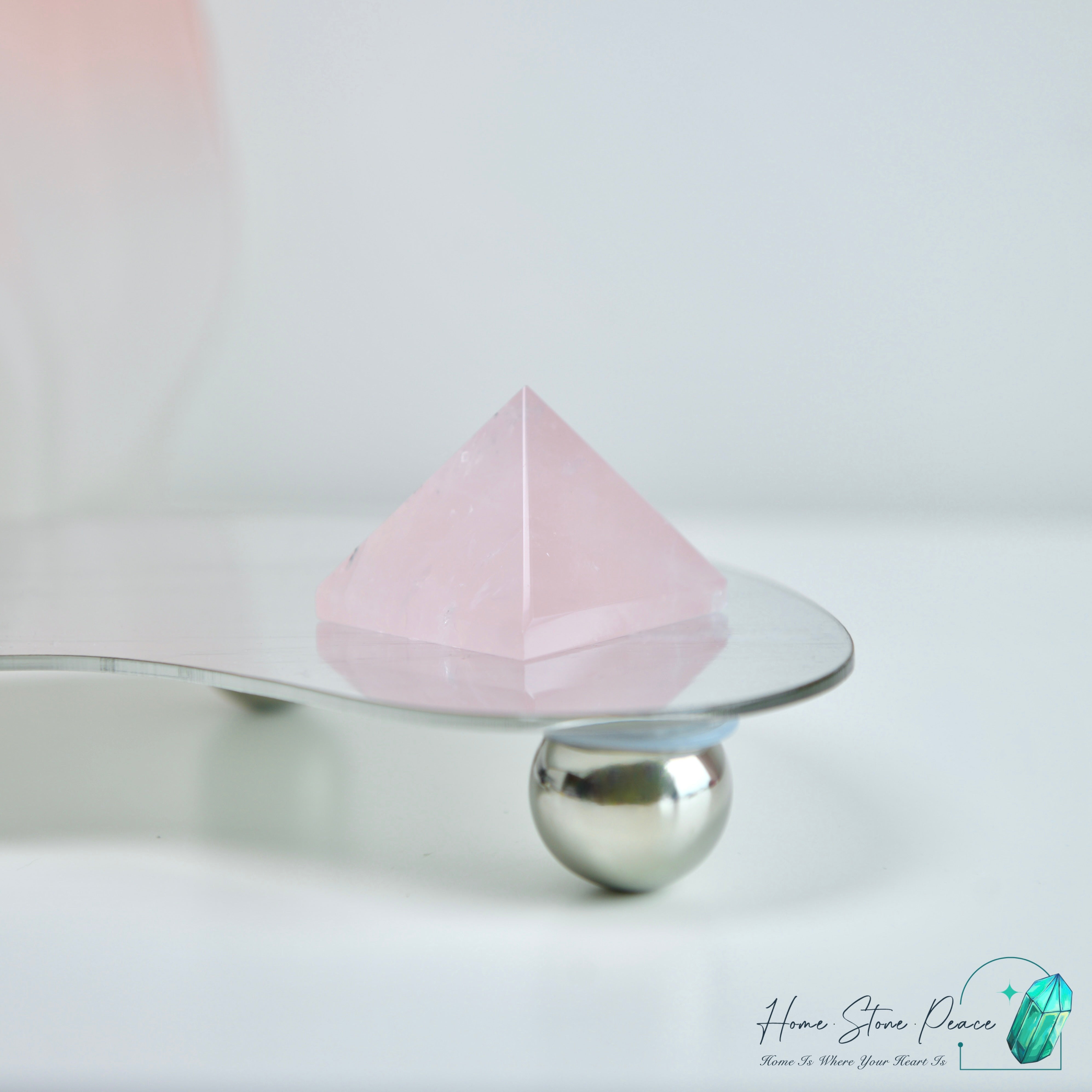 粉晶金字塔 Rose Quartz Pyramid