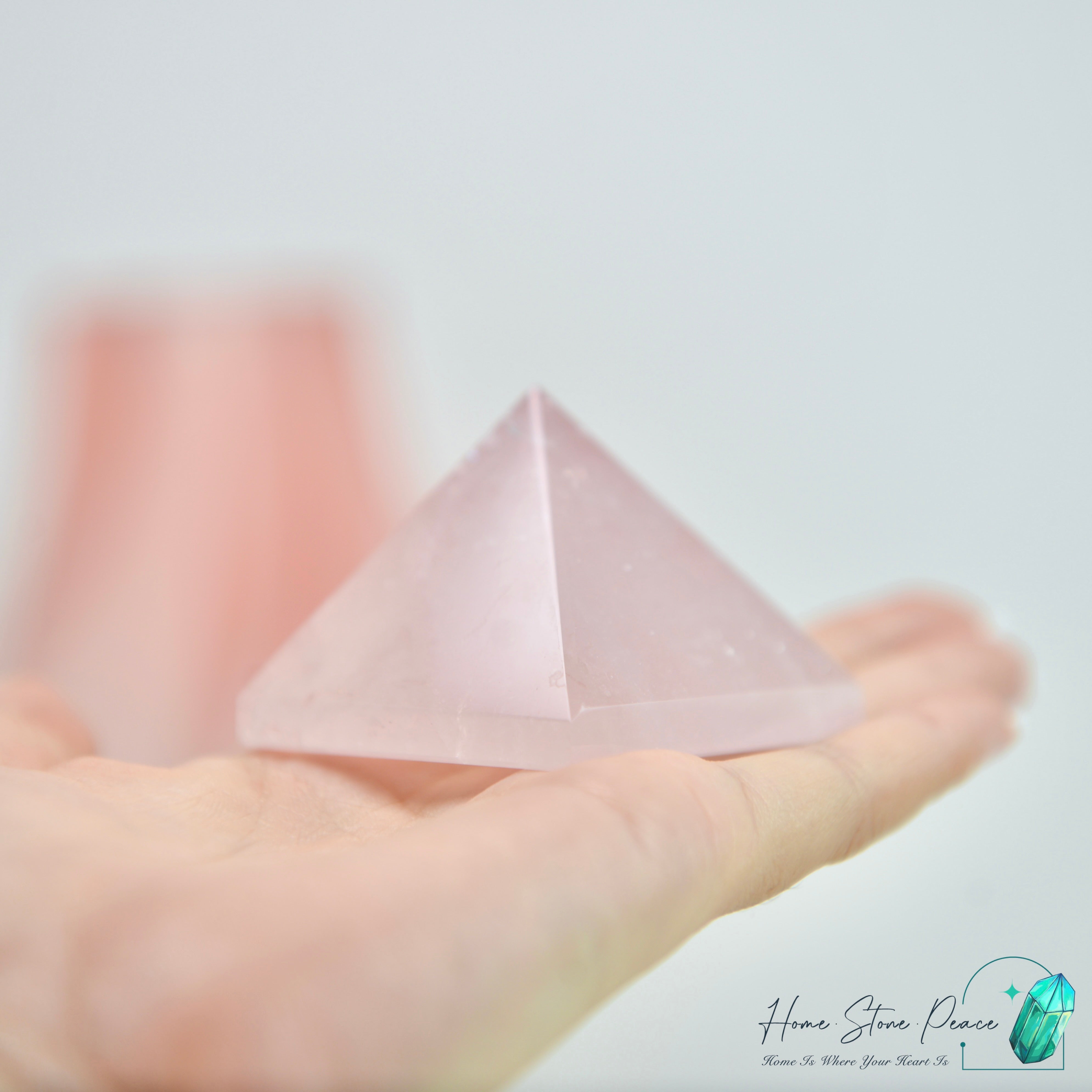Rose Quartz Pyramid 粉水晶金字塔