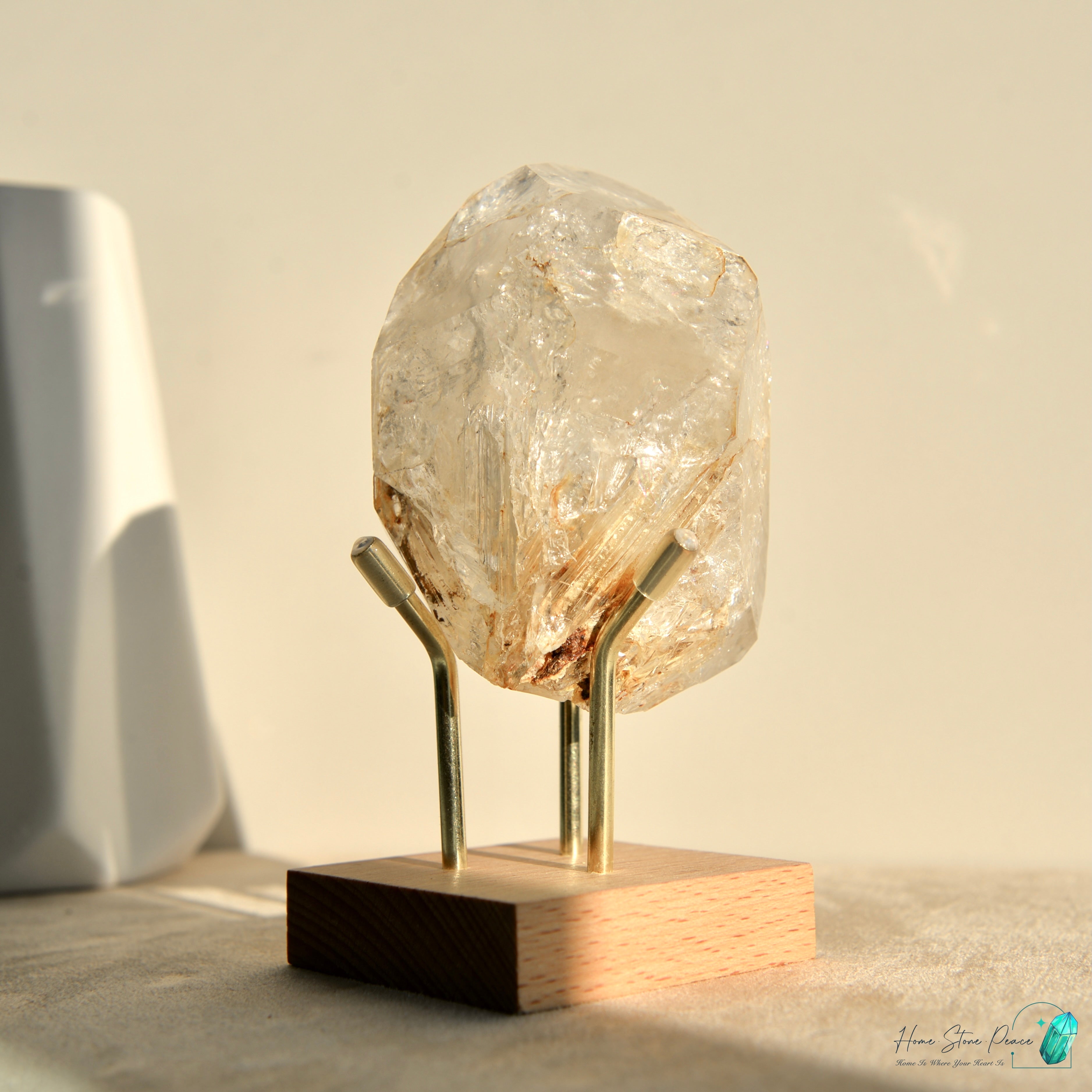 美國紐約黄金療癒者骸骨赫基蒙鑽石(較大) New York Skeletal Herkimer Diamond with Golden Healer (Palm-Sized)