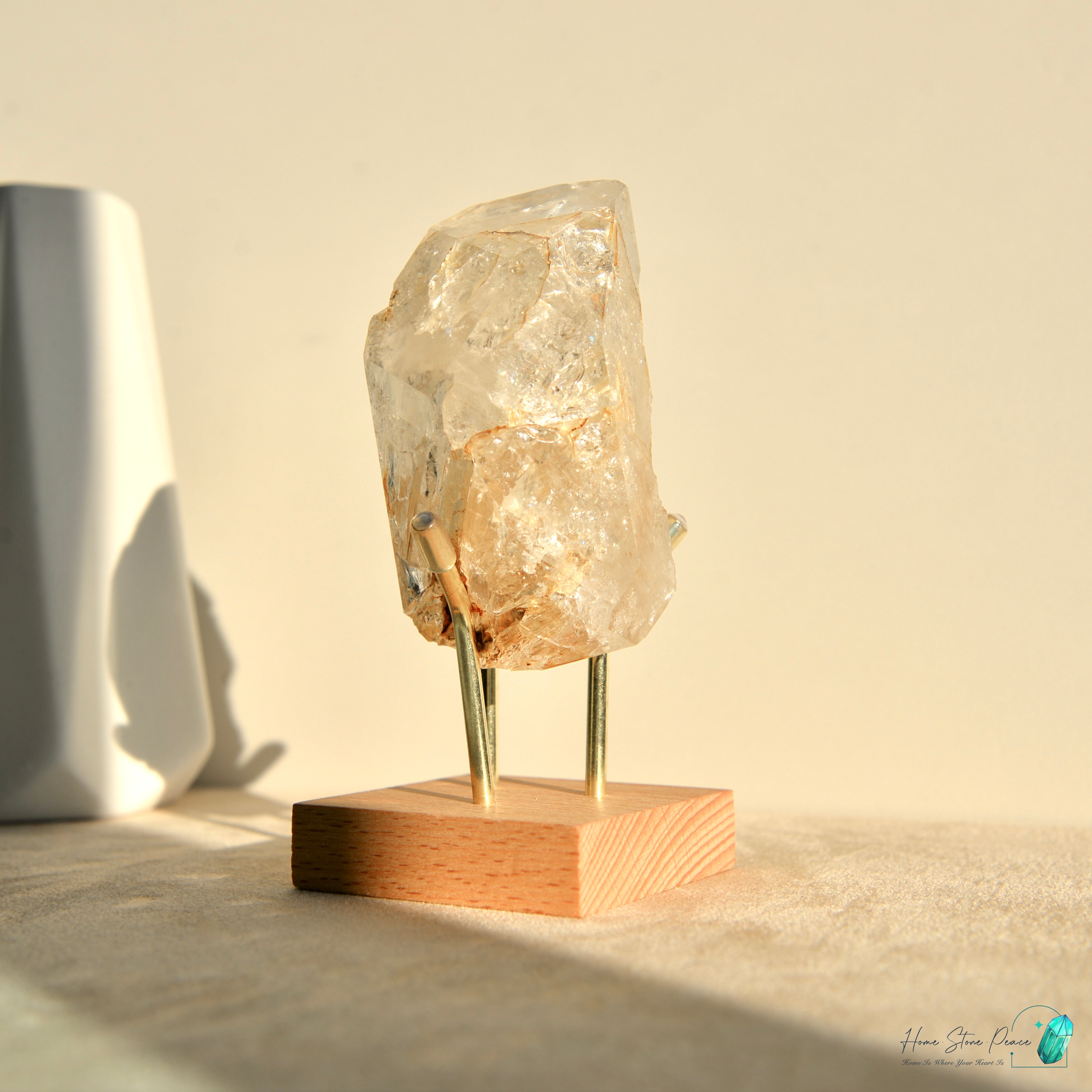 美國紐約黄金療癒者骸骨赫基蒙鑽石(較大) New York Skeletal Herkimer Diamond with Golden Healer (Palm-Sized)