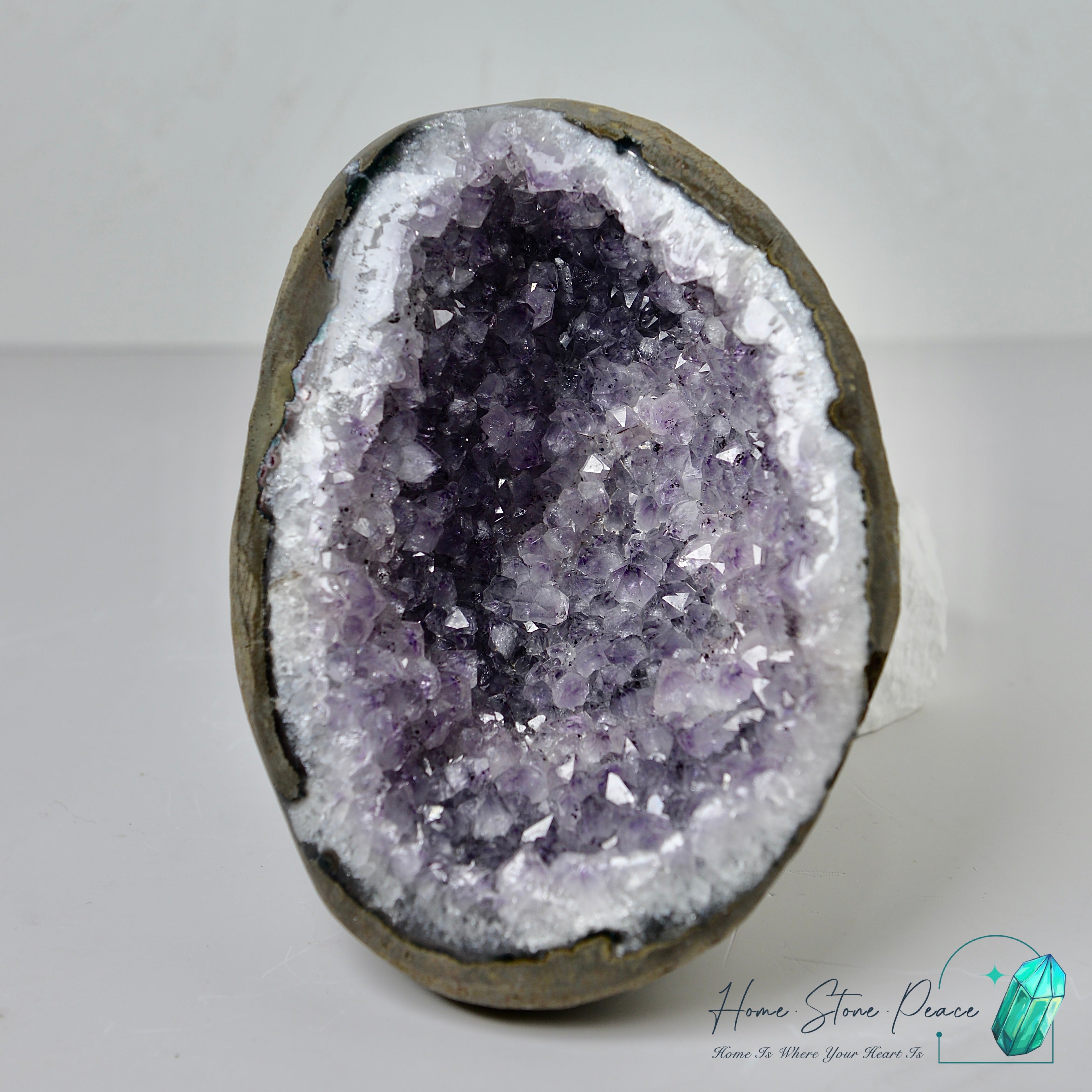 Amethyst Geode 紫水晶洞