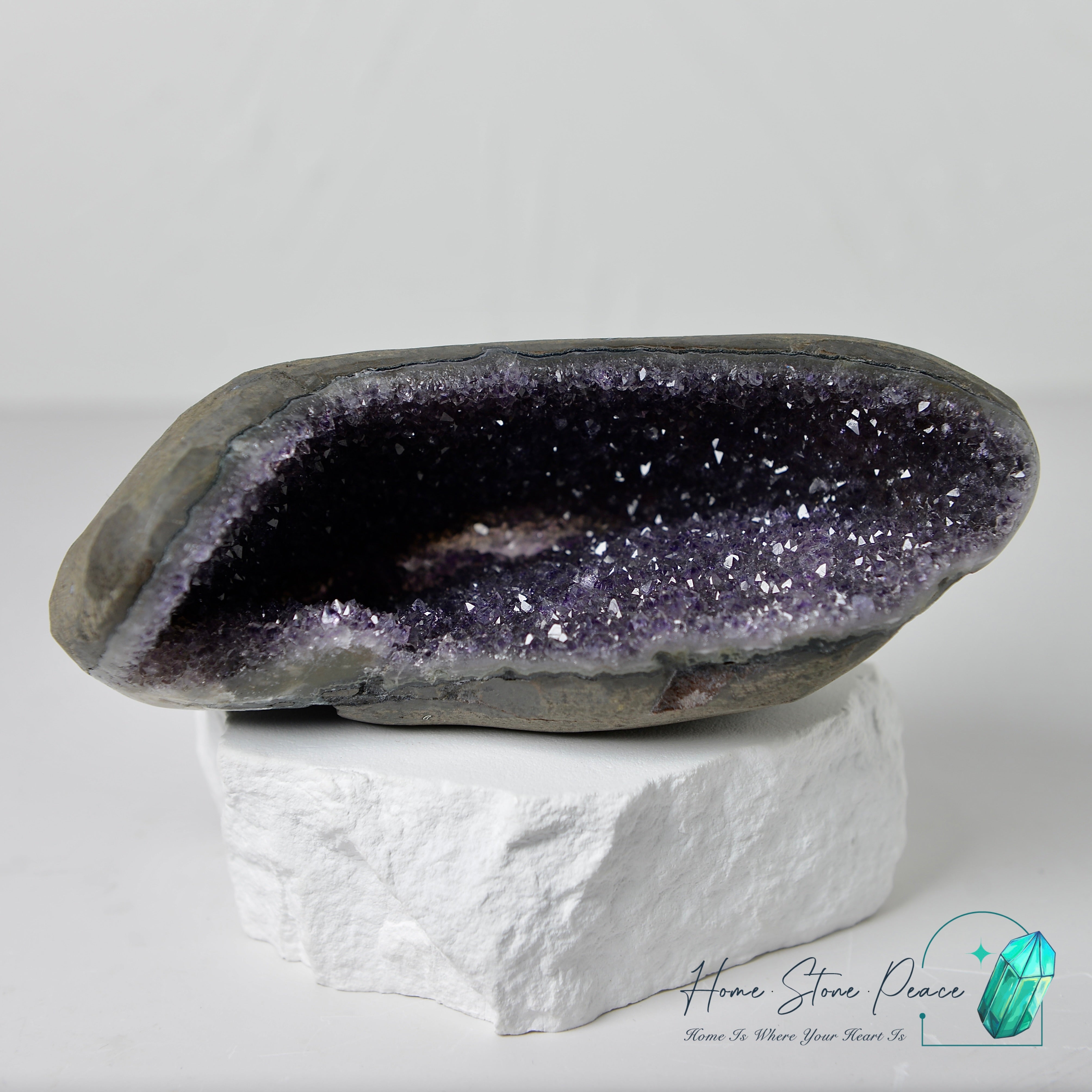Amethyst Geode 紫水晶洞
