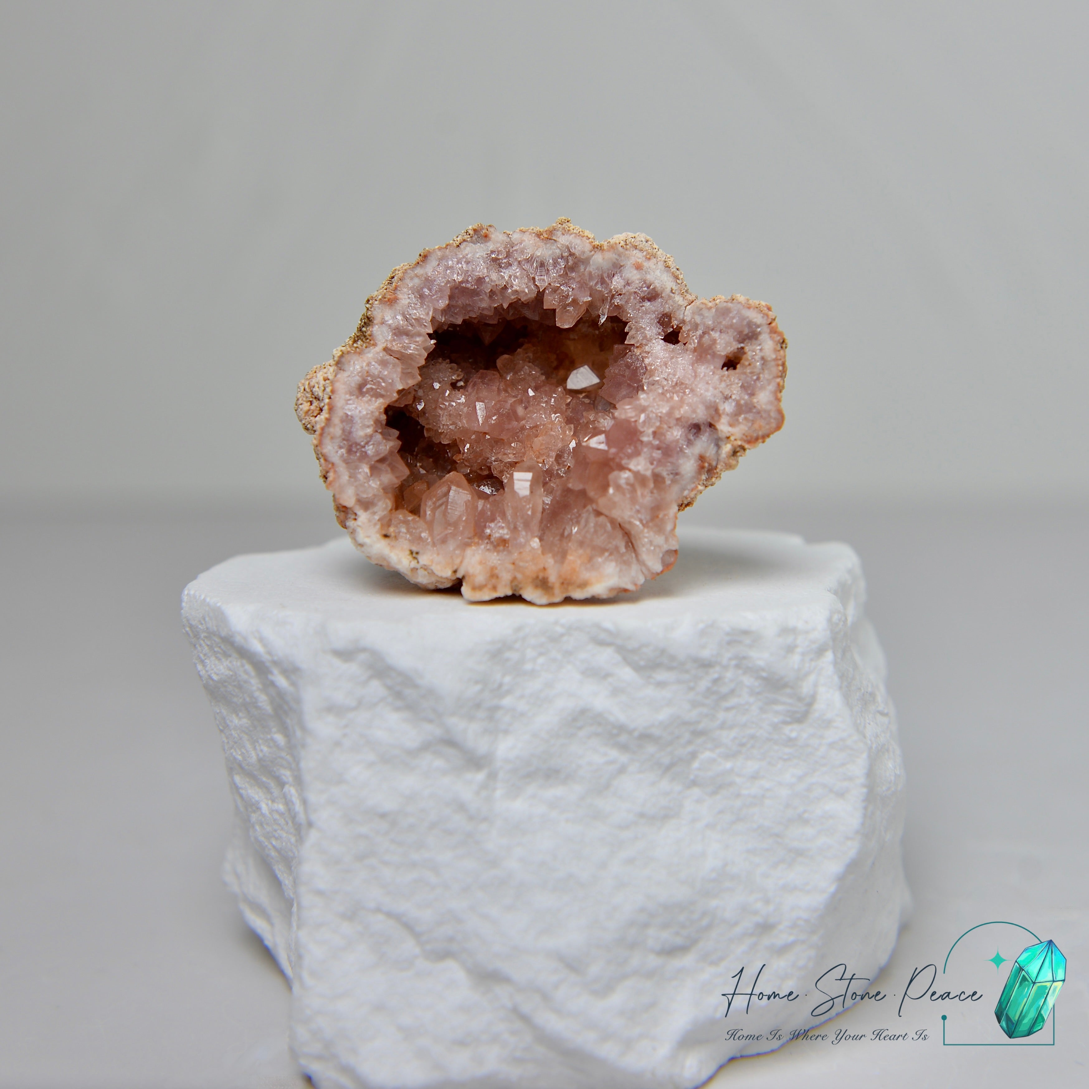 Argentinian Pink Amethyst Geode 阿根廷粉紅紫晶洞