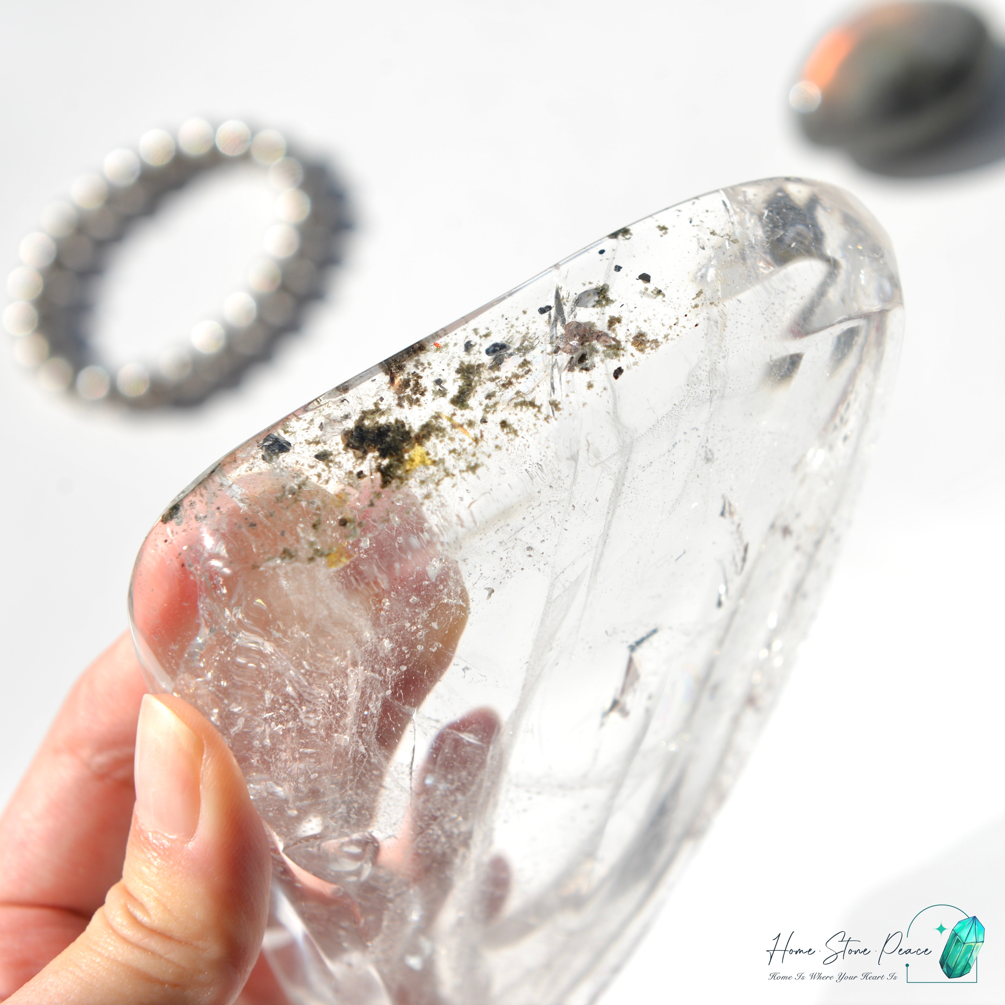 Clear Quartz Dish with Green Phantom Inclusion 白水晶綠幽靈共生水晶碟