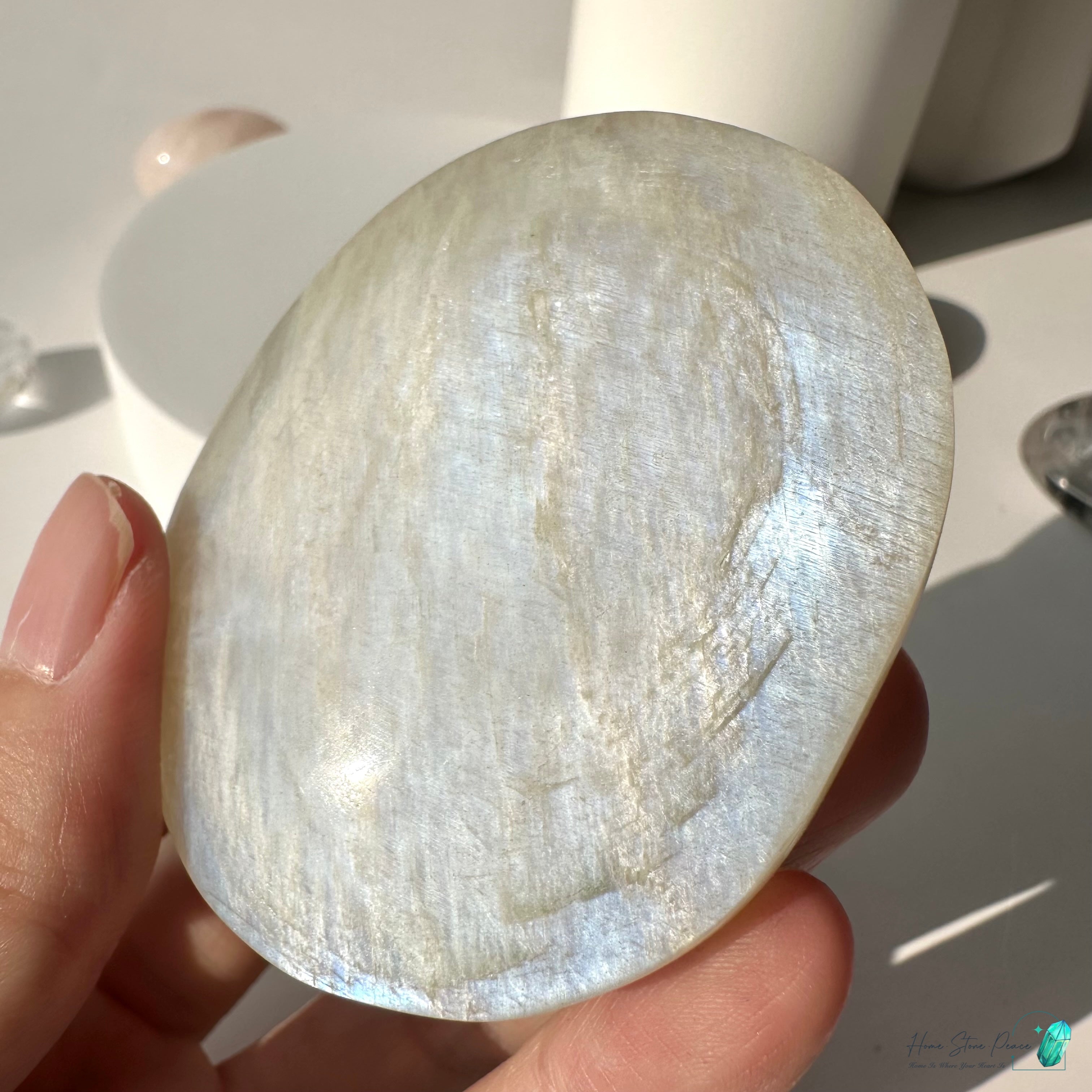 坦桑尼亞月光石手握石 Tanzanian Moonstone Palm Stone