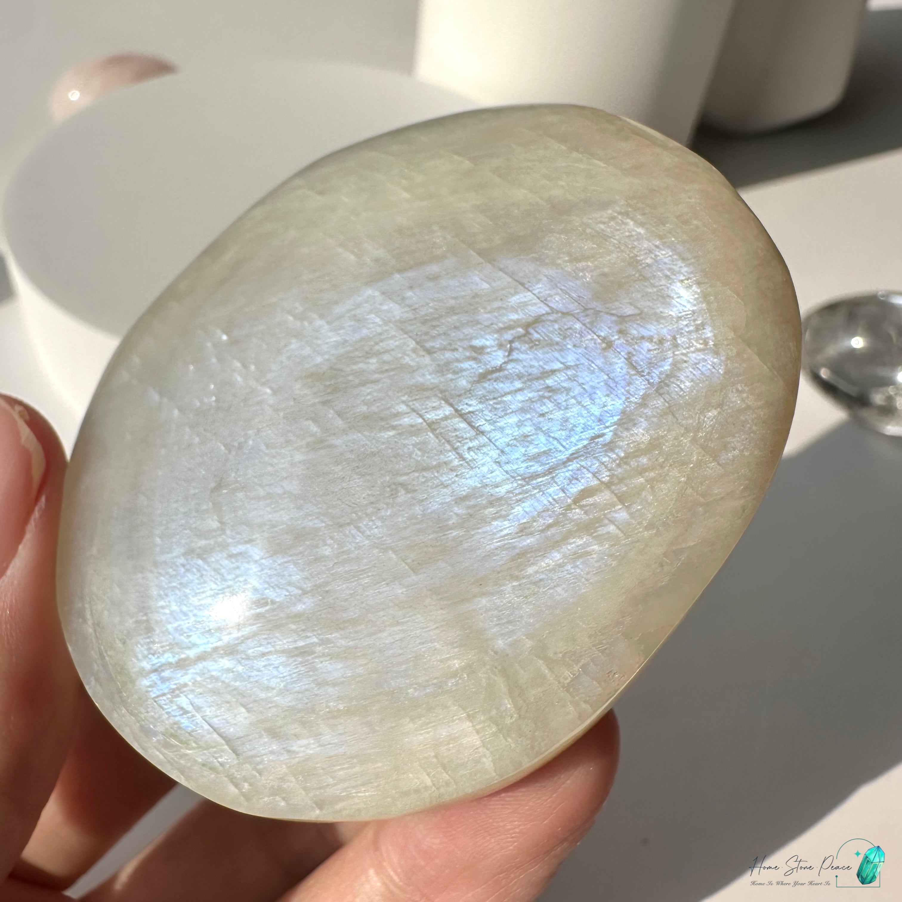 坦桑尼亞月光石手握石 Tanzanian Moonstone Palm Stone