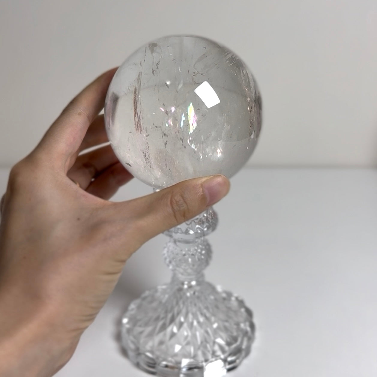 彩虹白水晶柱 虹のある透明な水晶の塔